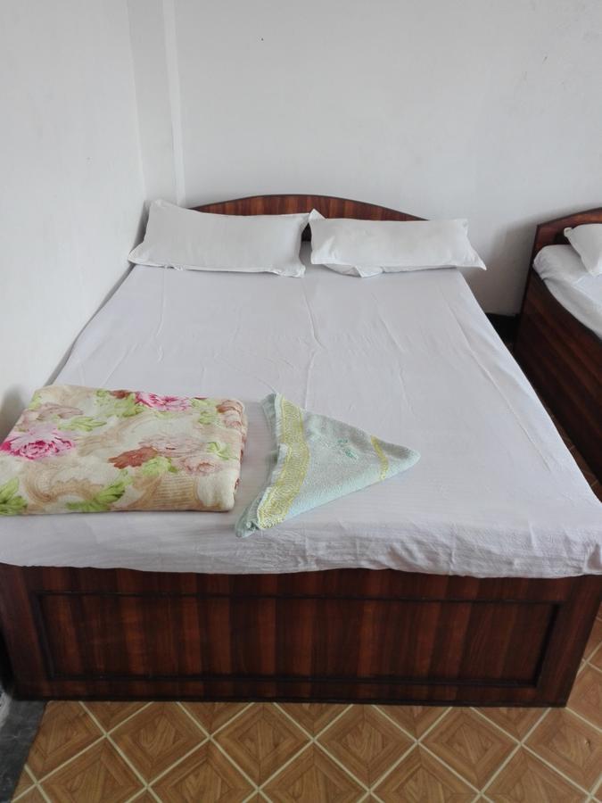 kayastha restaurant&lodge Bandipur Bagian luar foto