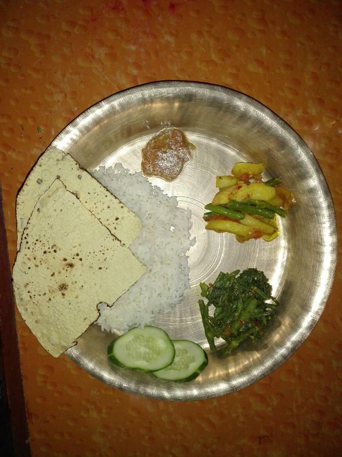 kayastha restaurant&lodge Bandipur Bagian luar foto
